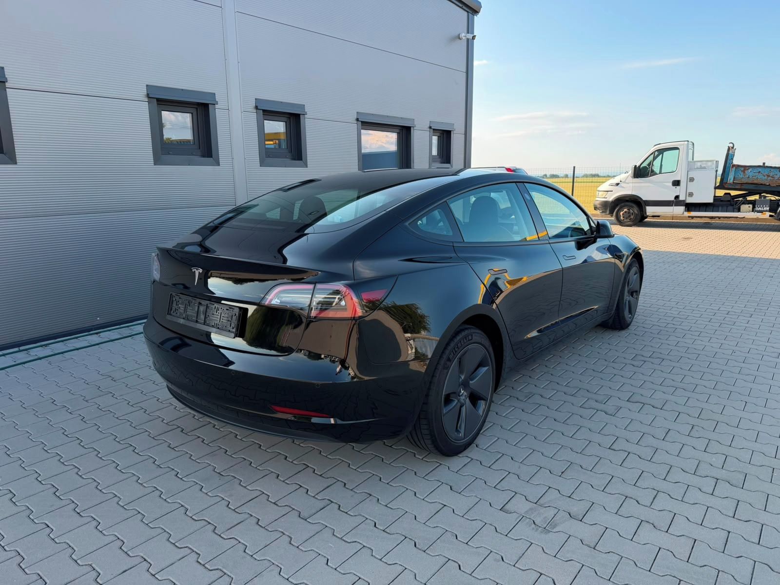 Tesla Model 3, RWD, Ryzen, 95SoH, 35tkm - fotka 3