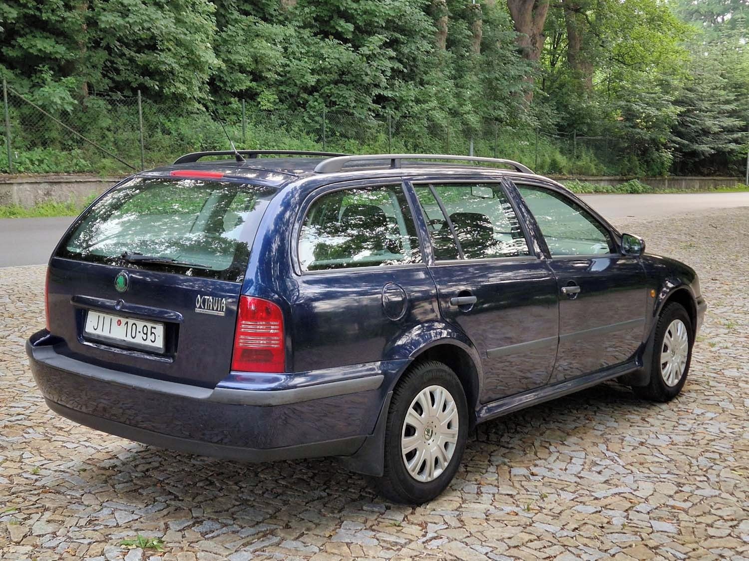 Škoda Octavia, 1.6i 1 majitelka STK do 5/2028 - fotka 5