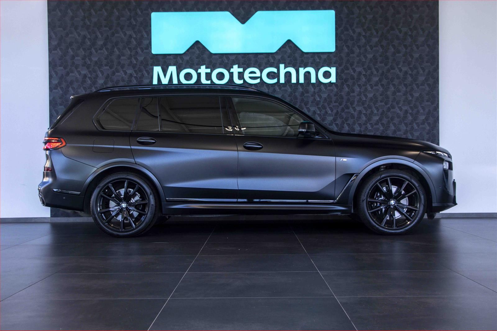 BMW X7, xDrive40i, Vzduch, 7Míst - fotka 6