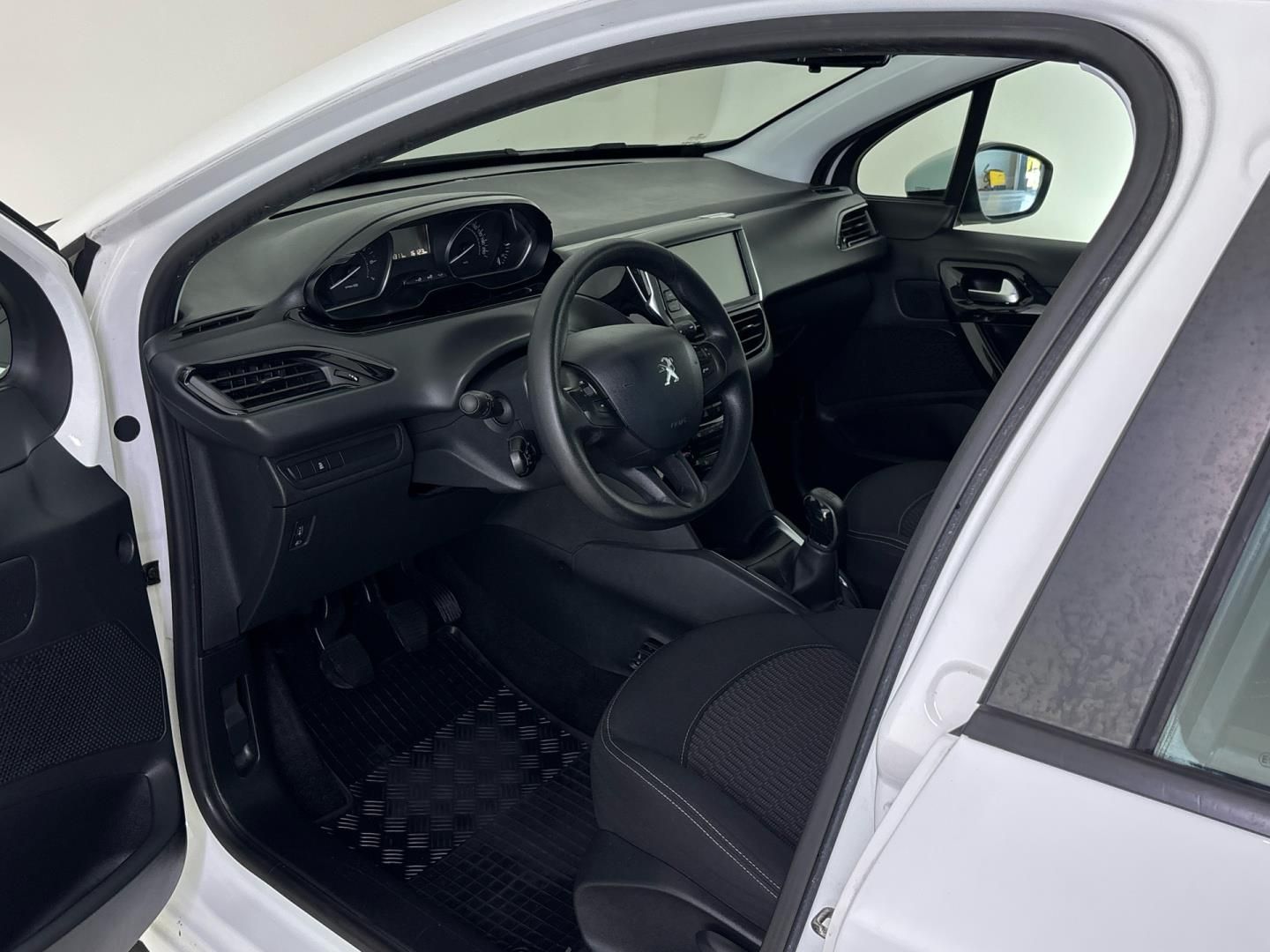 Peugeot 208, 1.2 PureTech / 60 kW - fotka 6