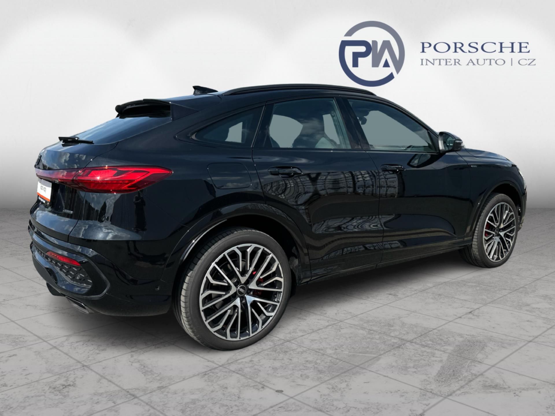 Audi Q5, SB e-hybrid quattro 220kW STR - fotka 6