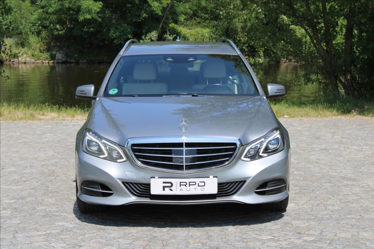 Mercedes-Benz Třídy E, 350CDI 4M/ DISTRONIC / KEYLESS - fotka 4