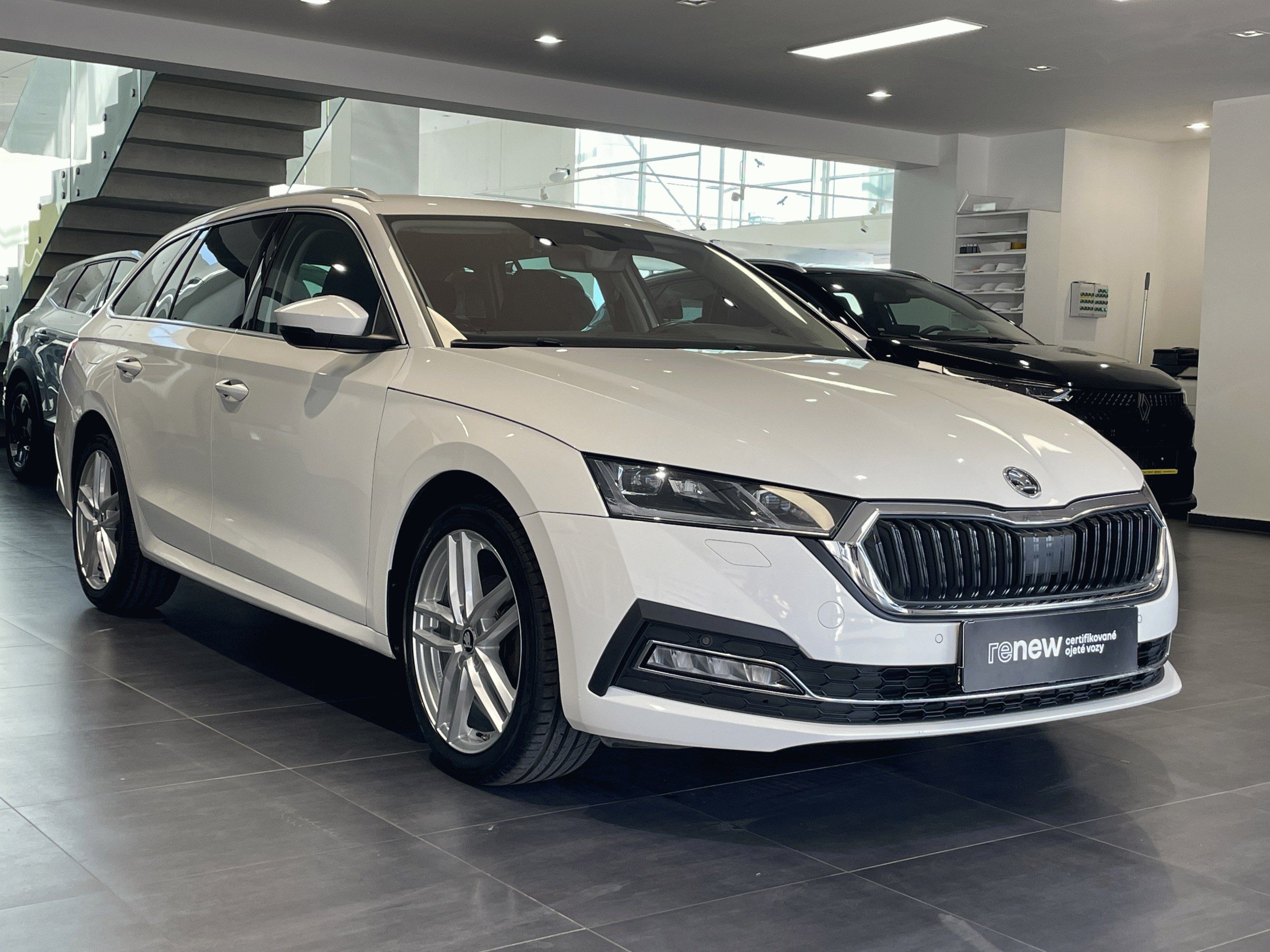 Škoda Octavia, Combi STYLE 2,0TDI 150k DSG - fotka 6