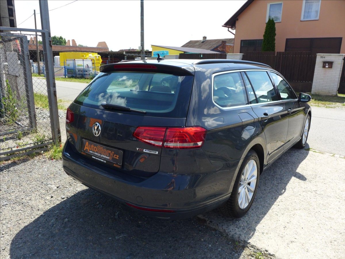 Volkswagen Passat, 1,6 TDI  COMFORTLINE, NAVI 1.M - fotka 6