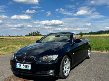 325i 160kw cabrio/kůže/manuál