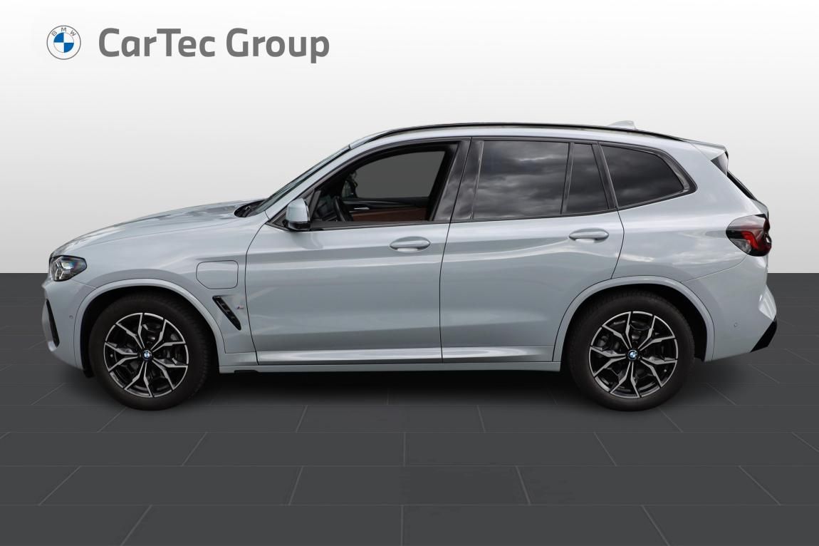 BMW X3, xDrive30e - fotka 3