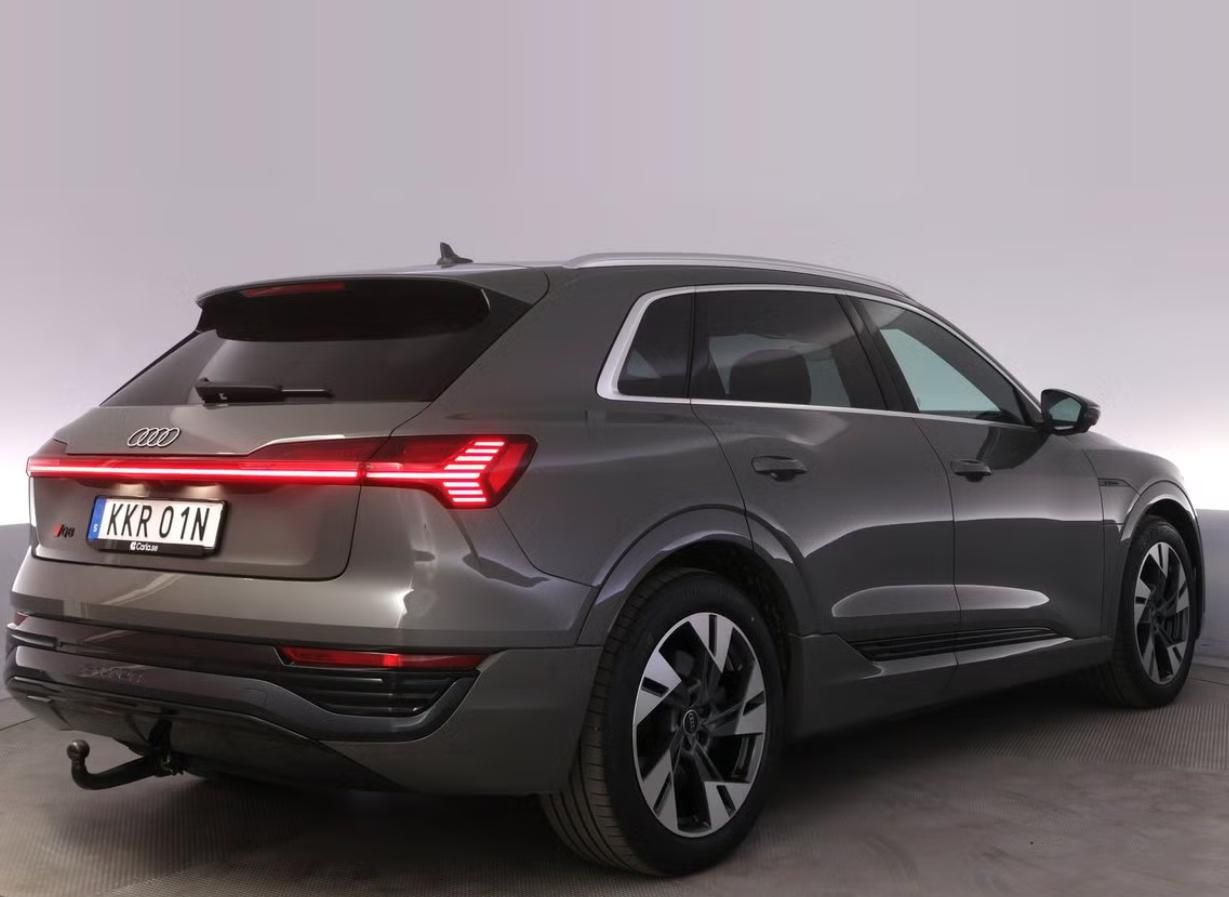 Audi Q8 e-tron, 55 SoH 93% Q 360k Tažné Pano. - fotka 4