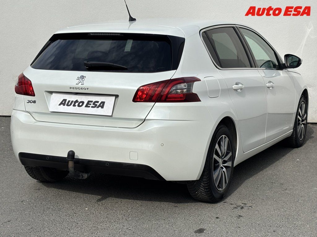 Peugeot 308, 1.2 PT,Allure,navi,kamera - fotka 4