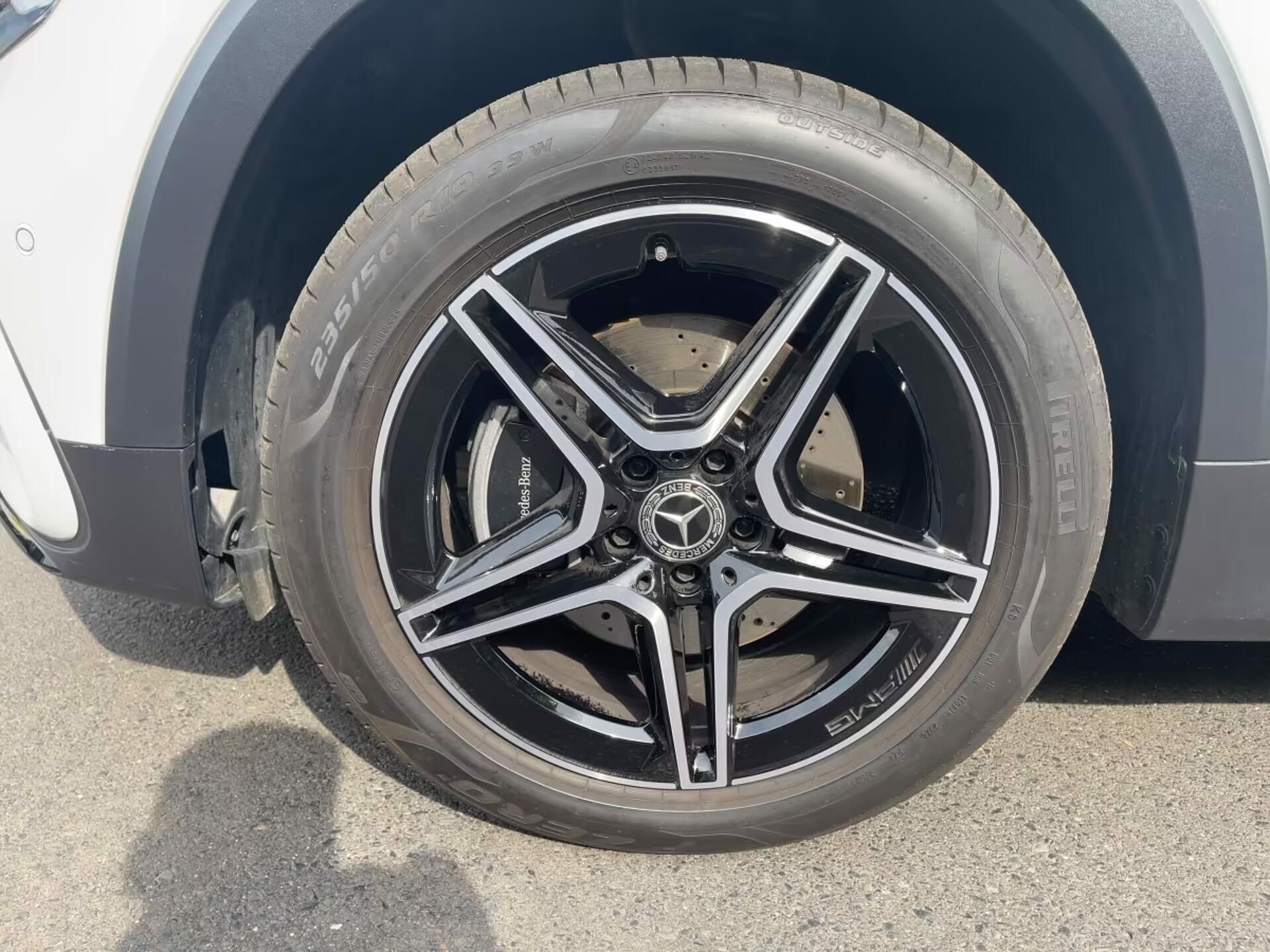 Mercedes-Benz GLB, 200d 4M AMG 360 Pano MULTIBEAM - fotka 6