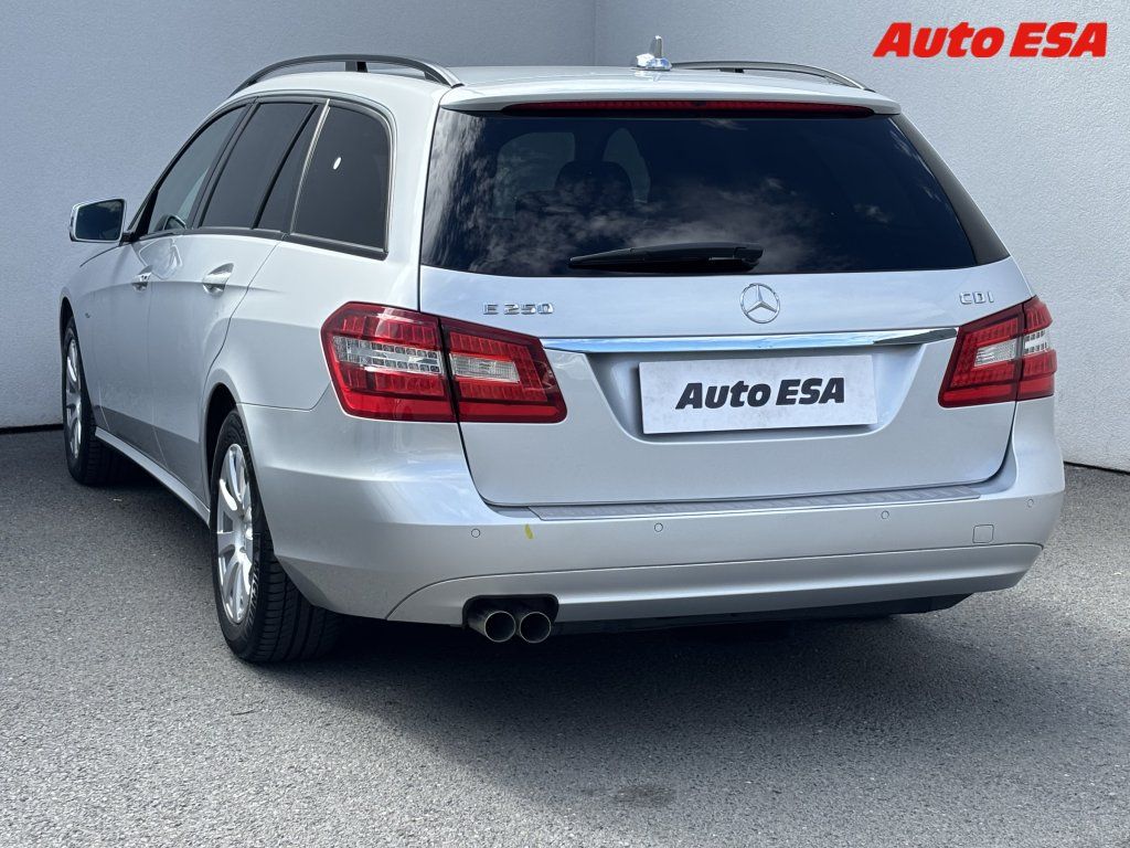 Mercedes-Benz Třídy E, 2.2 CDi E250,AT,bixen,+ALU - fotka 6