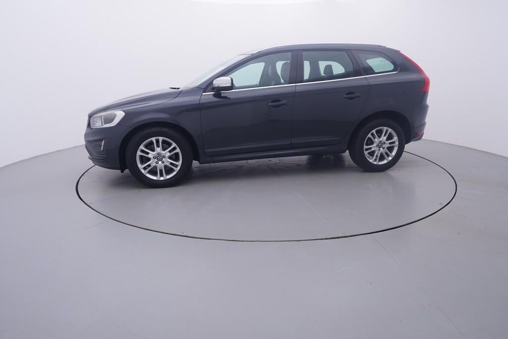 Volvo XC60, R-design Momentum 2.4 D4 133 k - fotka 2