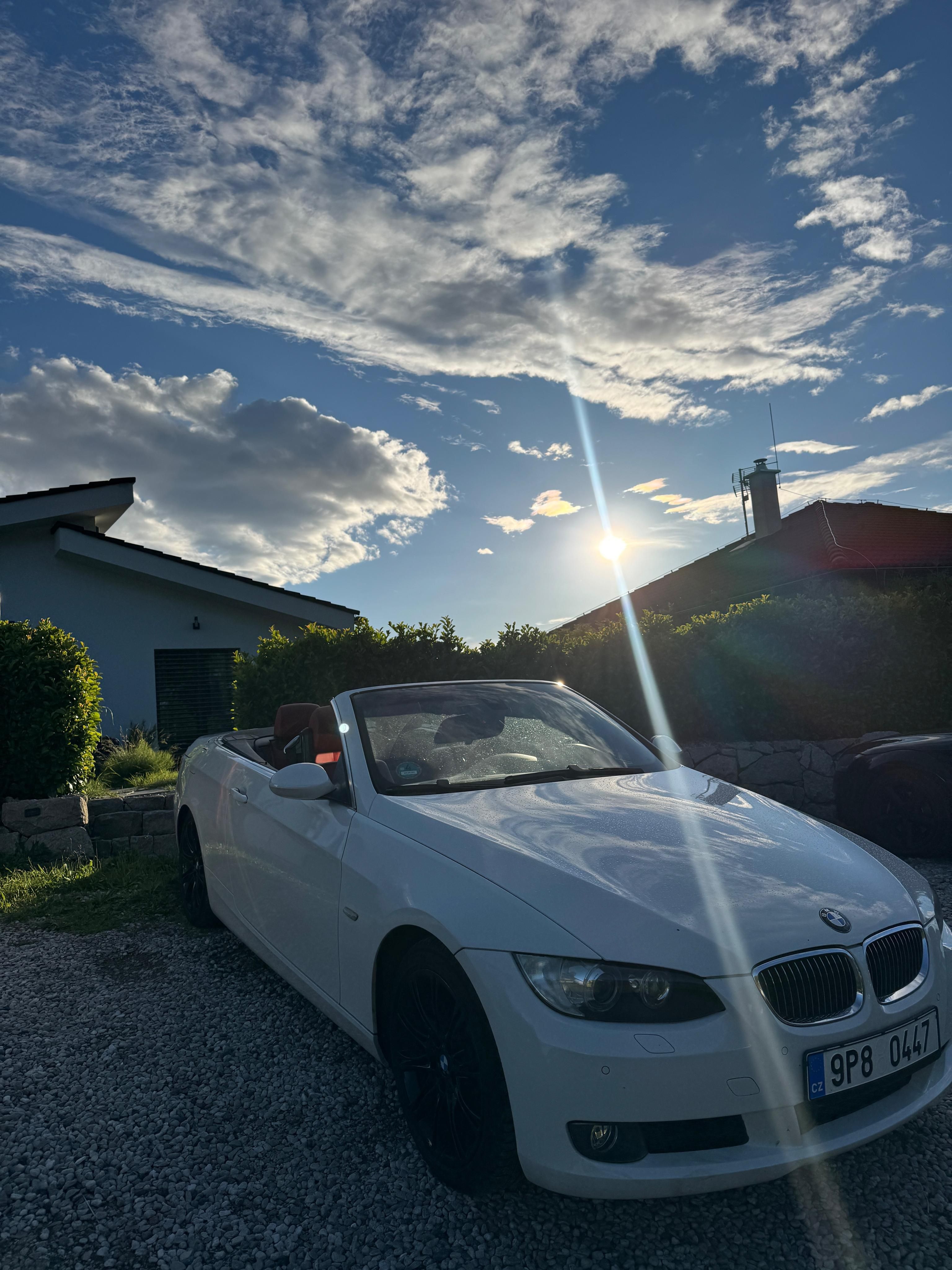 BMW Řada 3, BMW e93 330i PLNÁ VÝBAVA - fotka 6