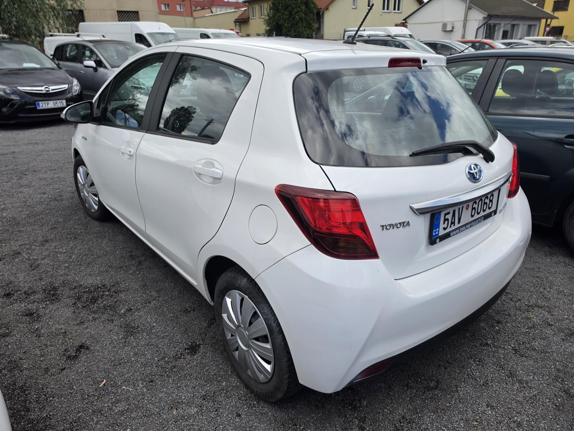 Toyota Yaris, 1.5 Hybrid Automat - fotka 3