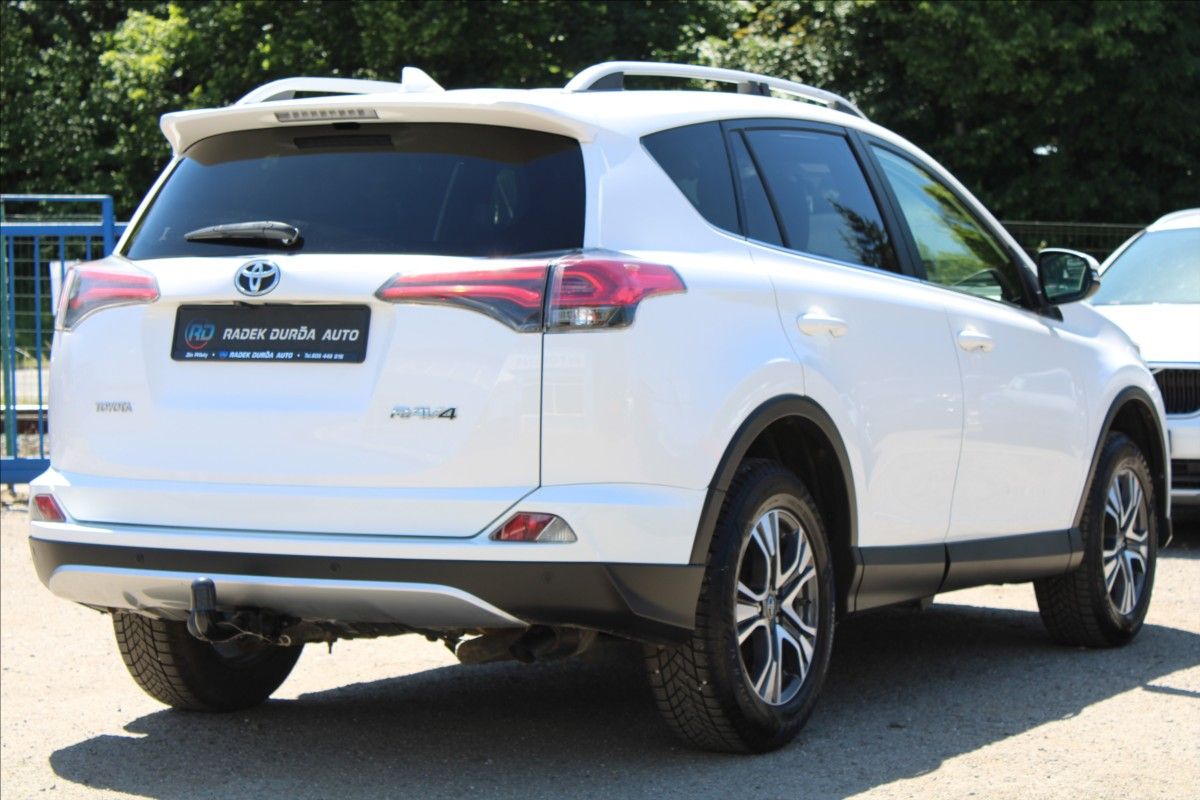 Toyota Rav4, 2,0 D-4D  NOVÉ V ČR,TAŽNÉ - fotka 5