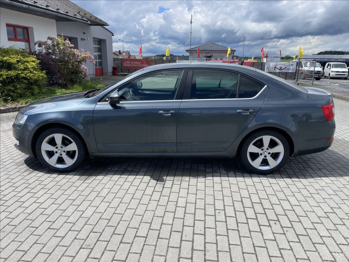 Škoda Octavia, 2,0 TDi 110kw SPORTLINE CZauto - fotka 2