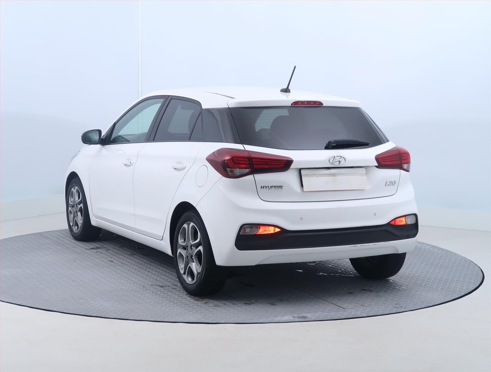 Hyundai i20, 1.2, Serv.kniha, Klima - fotka 4