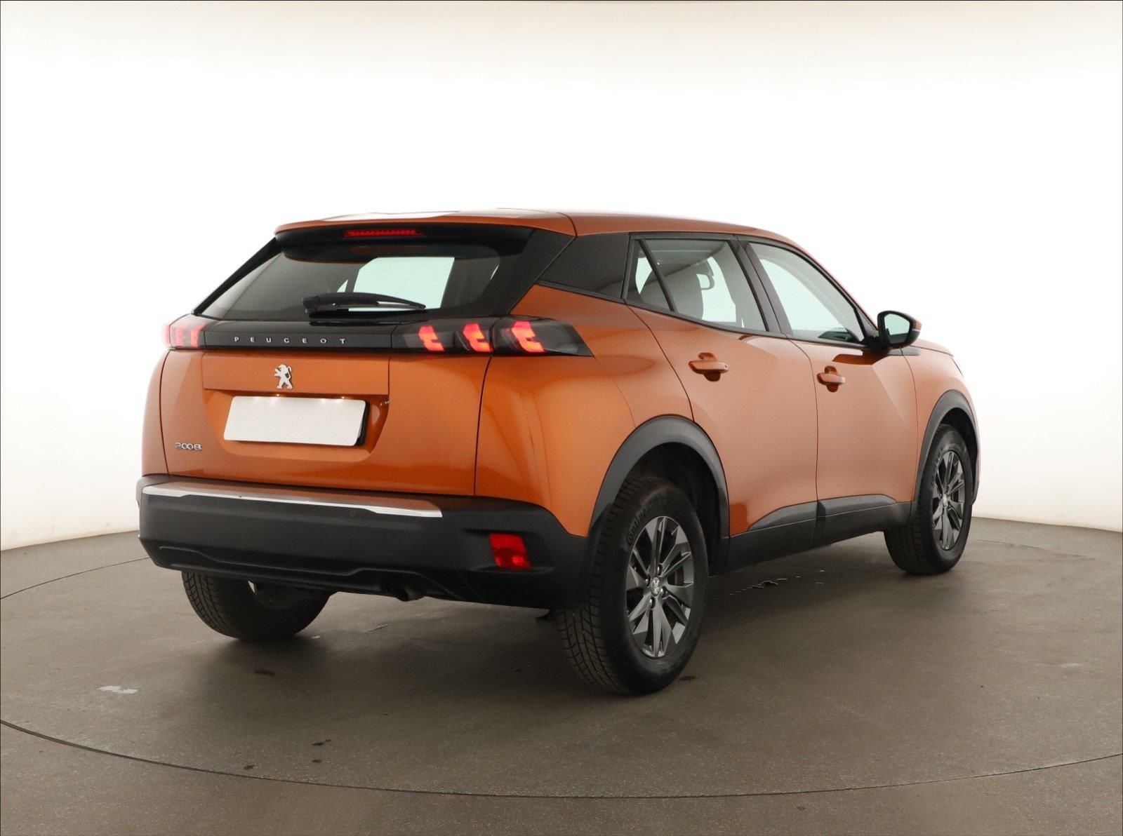 Peugeot 2008, 1.2 PureTech, Active - fotka 5