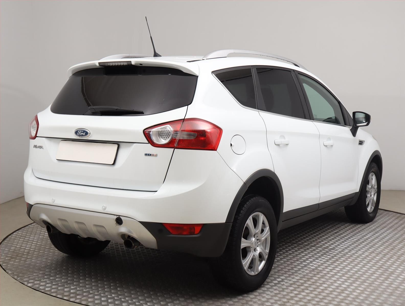Ford Kuga, 2.0 TDCi, Automatická klima - fotka 5