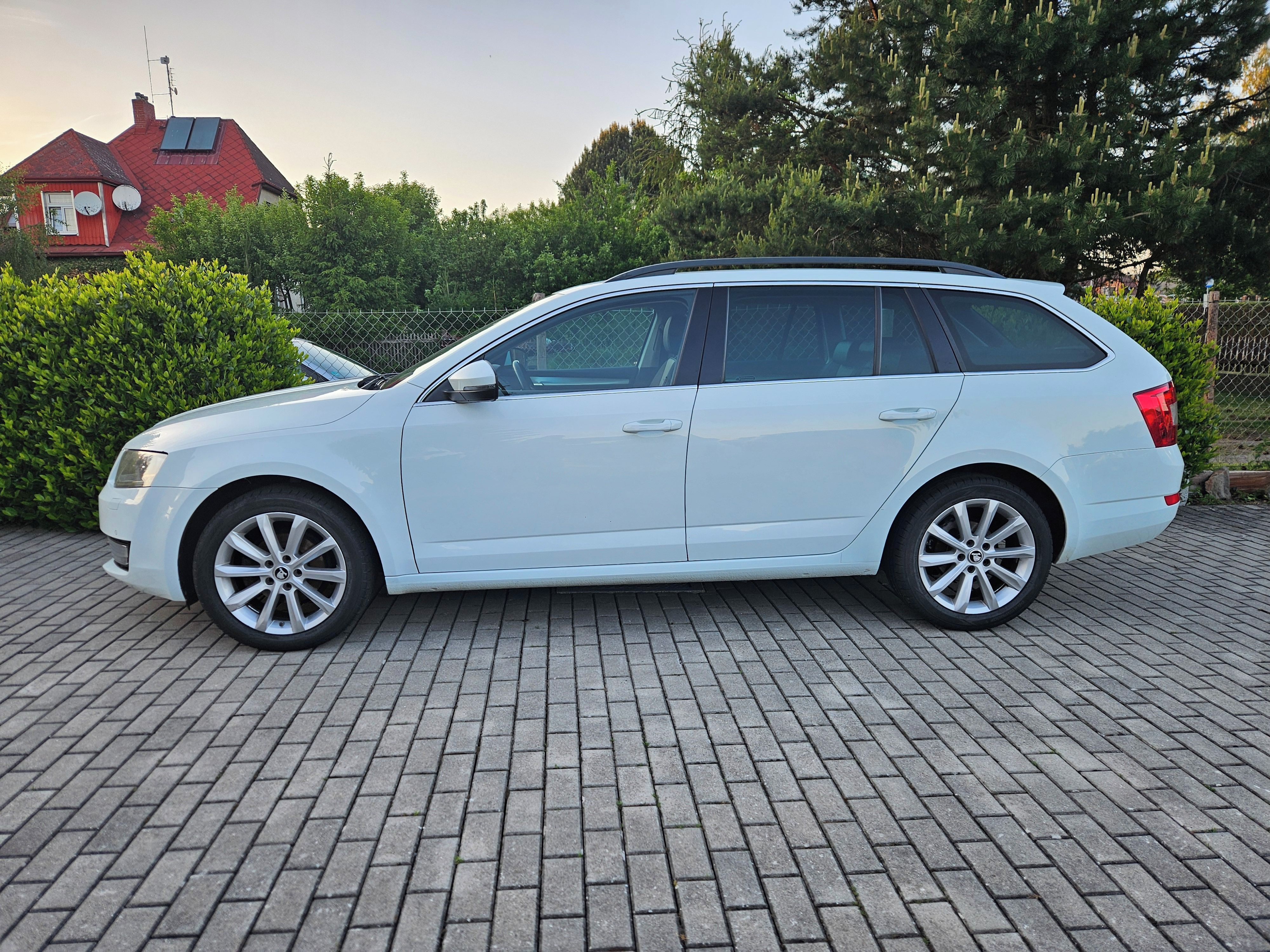 Škoda Octavia, 1.6 TDI 77KW - fotka 2