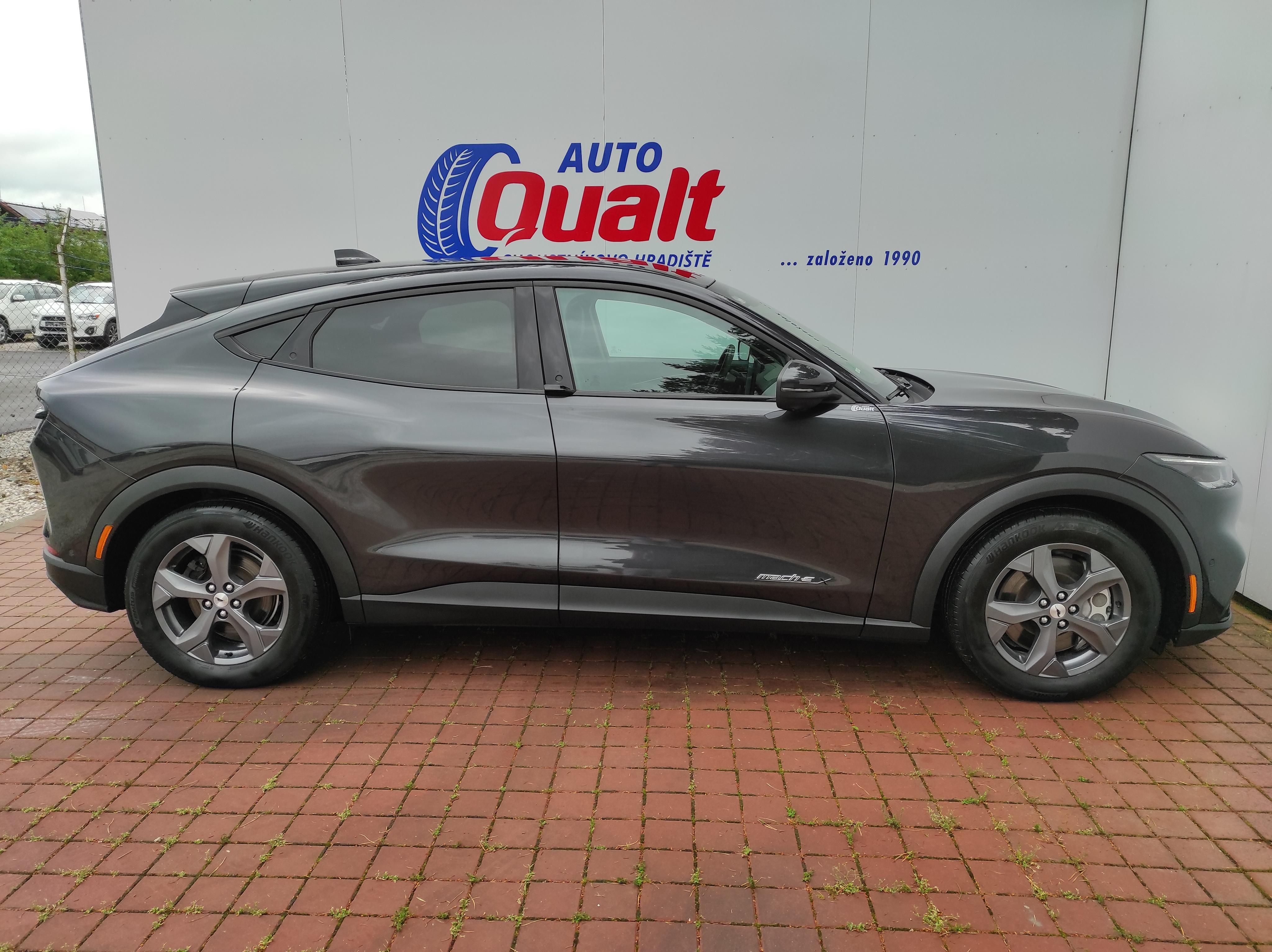 Ford Mustang Mach-E, 99 kWh PREMIUM SERVIS FORD - fotka 4