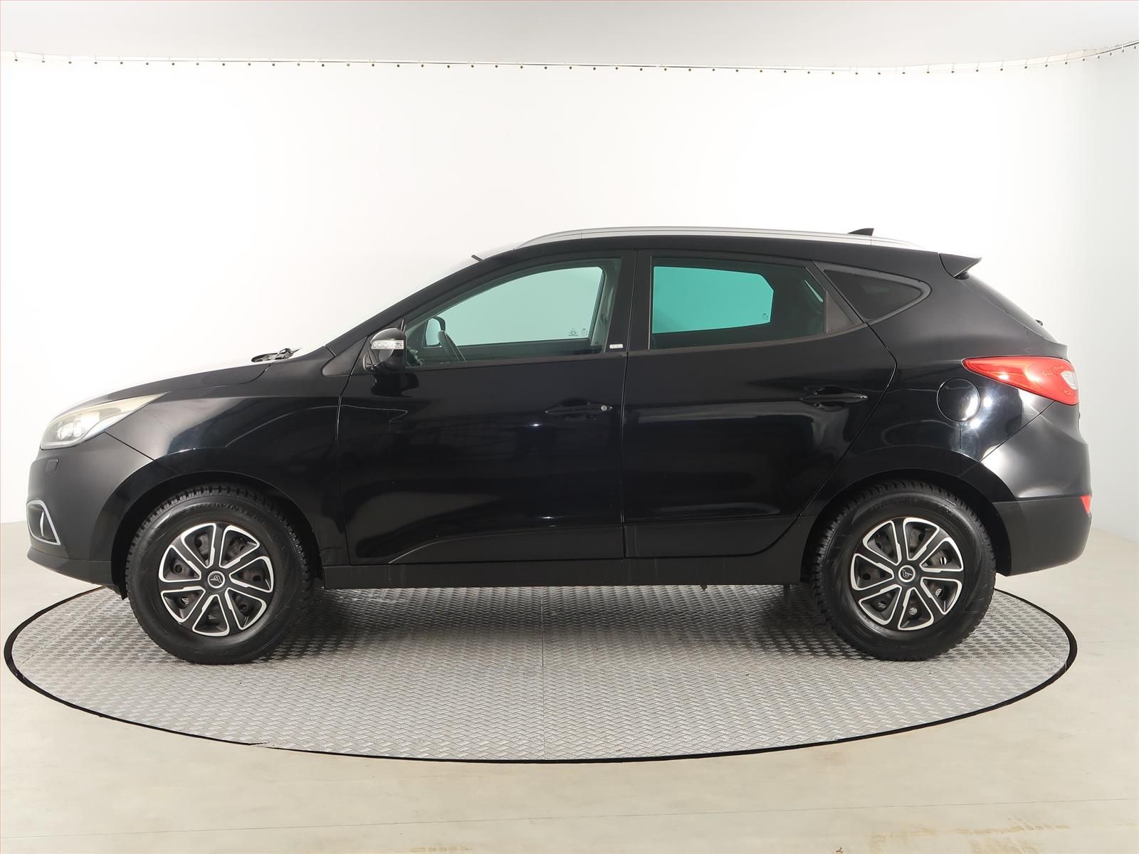 Hyundai ix35, 2.0 GDI, 4X4, Serv.kniha - fotka 3