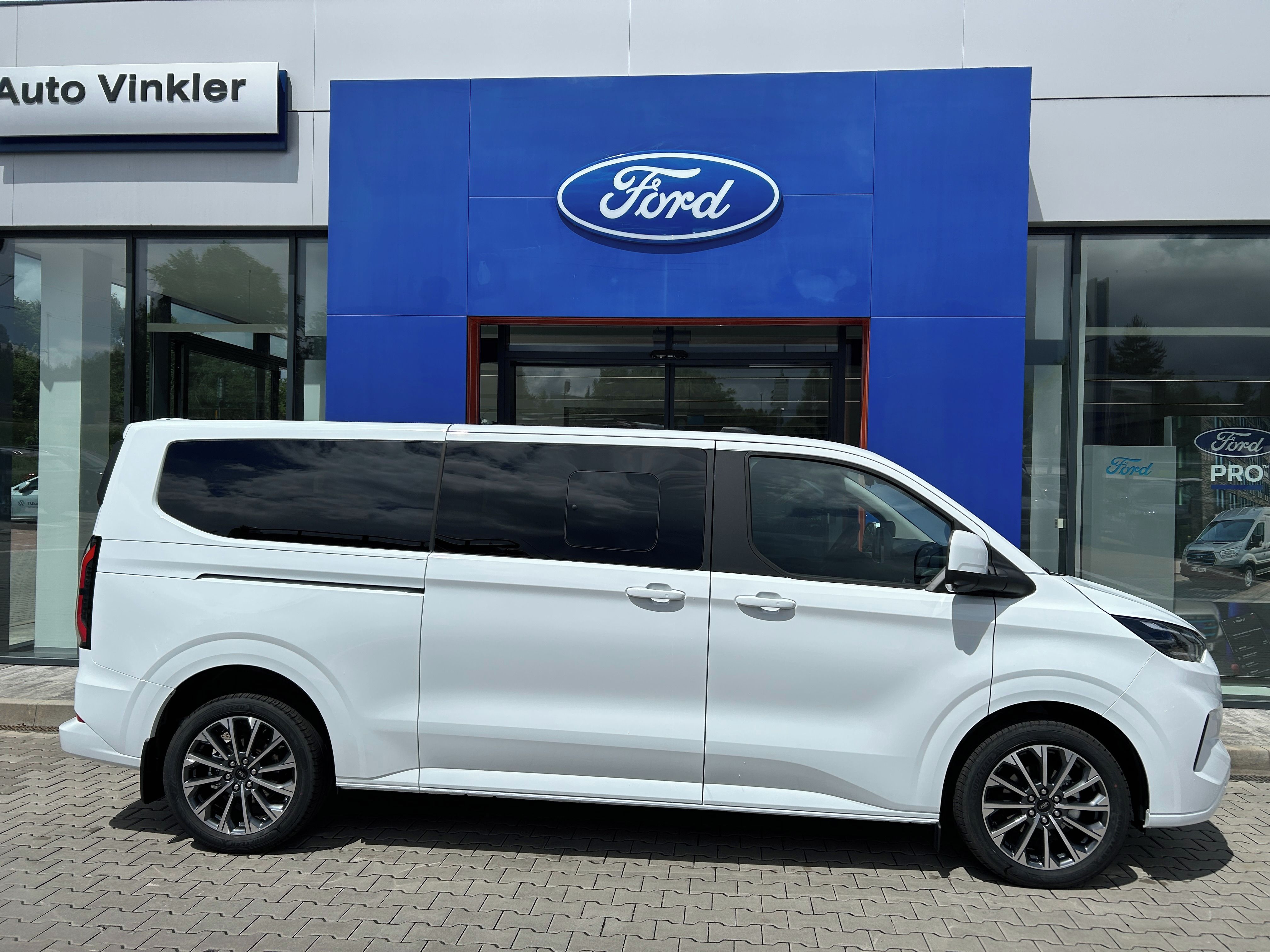 Ford Tourneo Custom, Titanium X L2 2.0EcoBlue 125kW - fotka 4