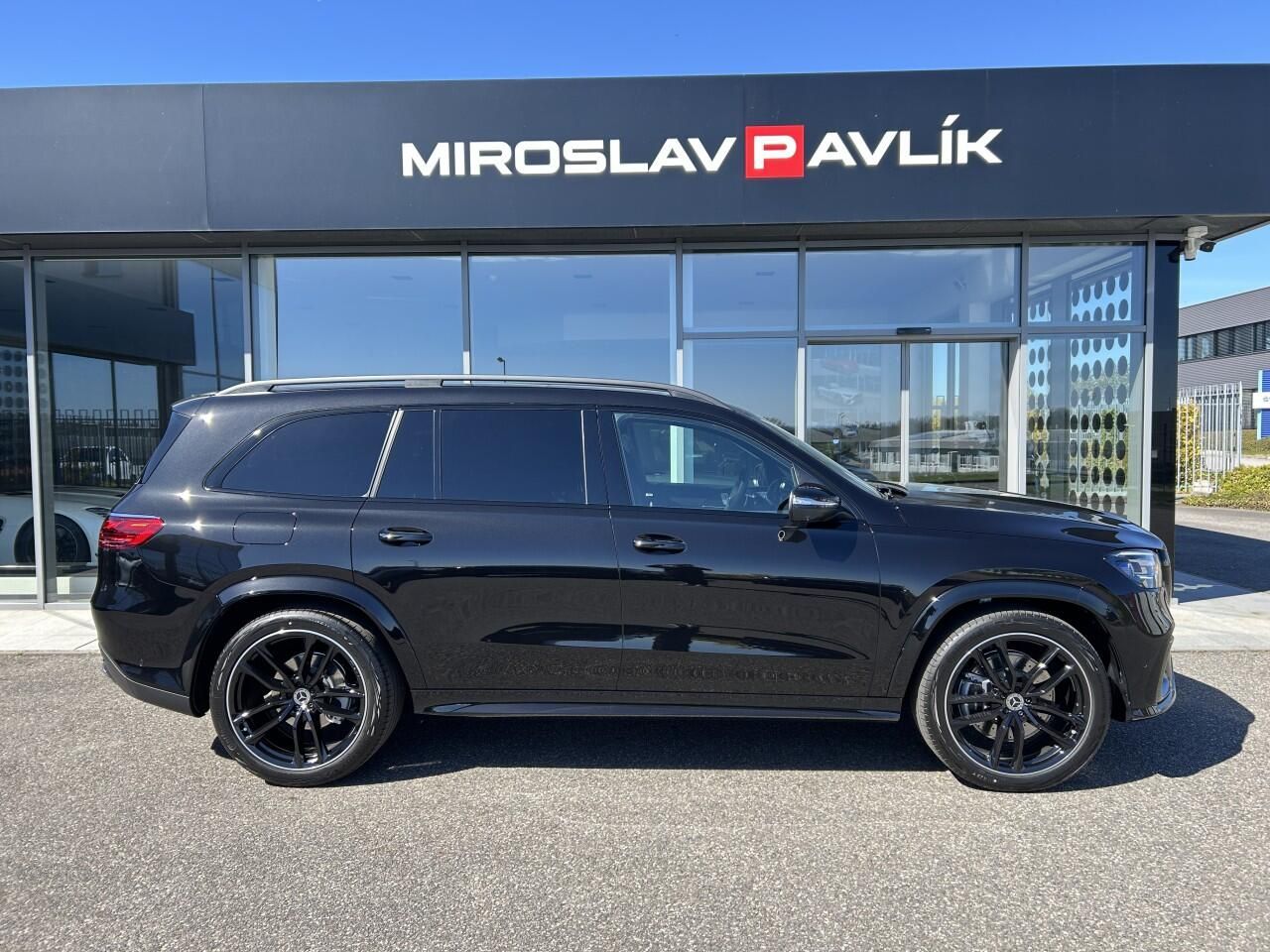 Mercedes-Benz GLS, 450d 4MATIC AMG NIGHT AIR ZÁRU - fotka 4