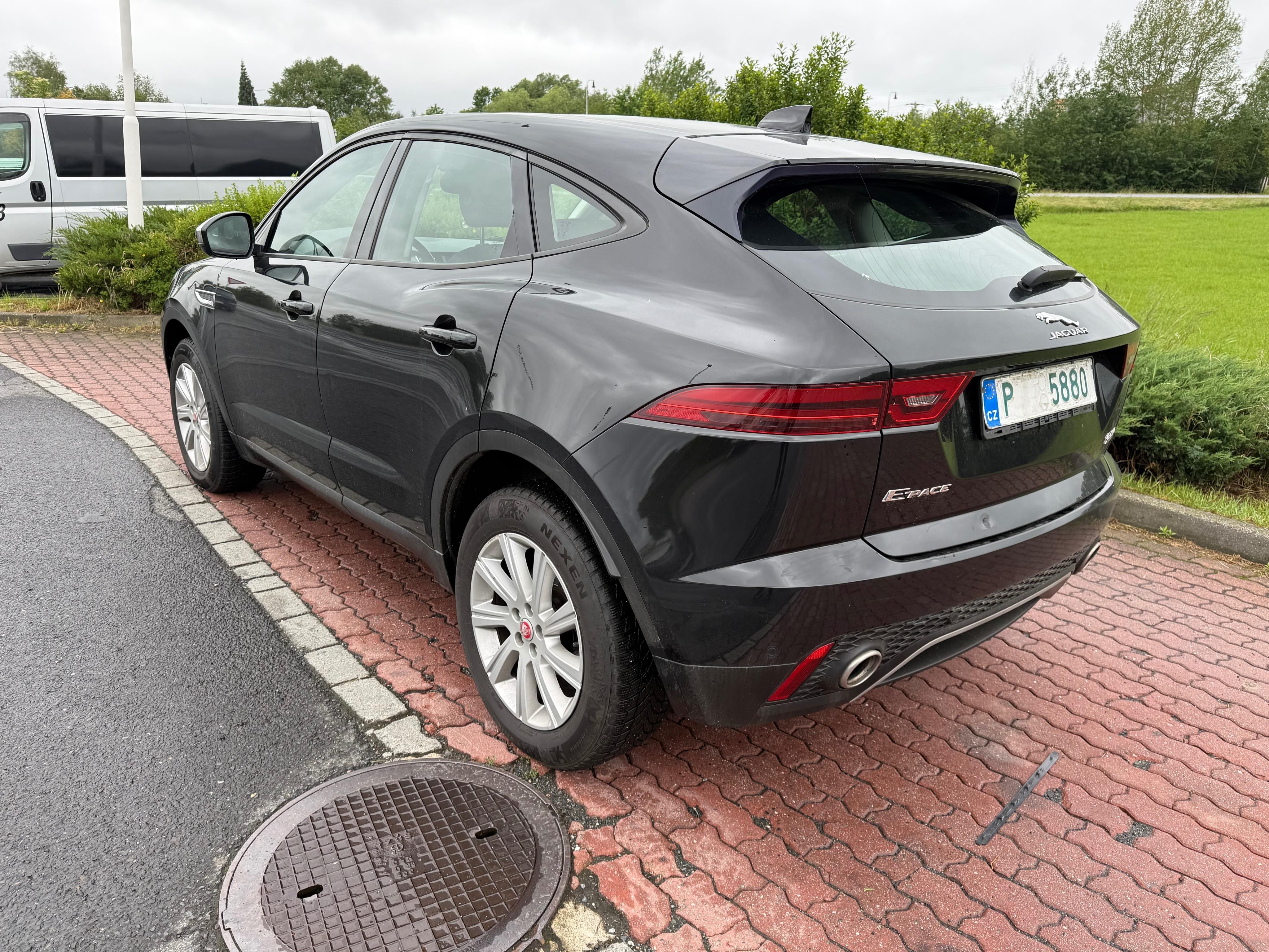 Jaguar E-Pace, D150 AWD 110 KW..4X4.2020 - fotka 6