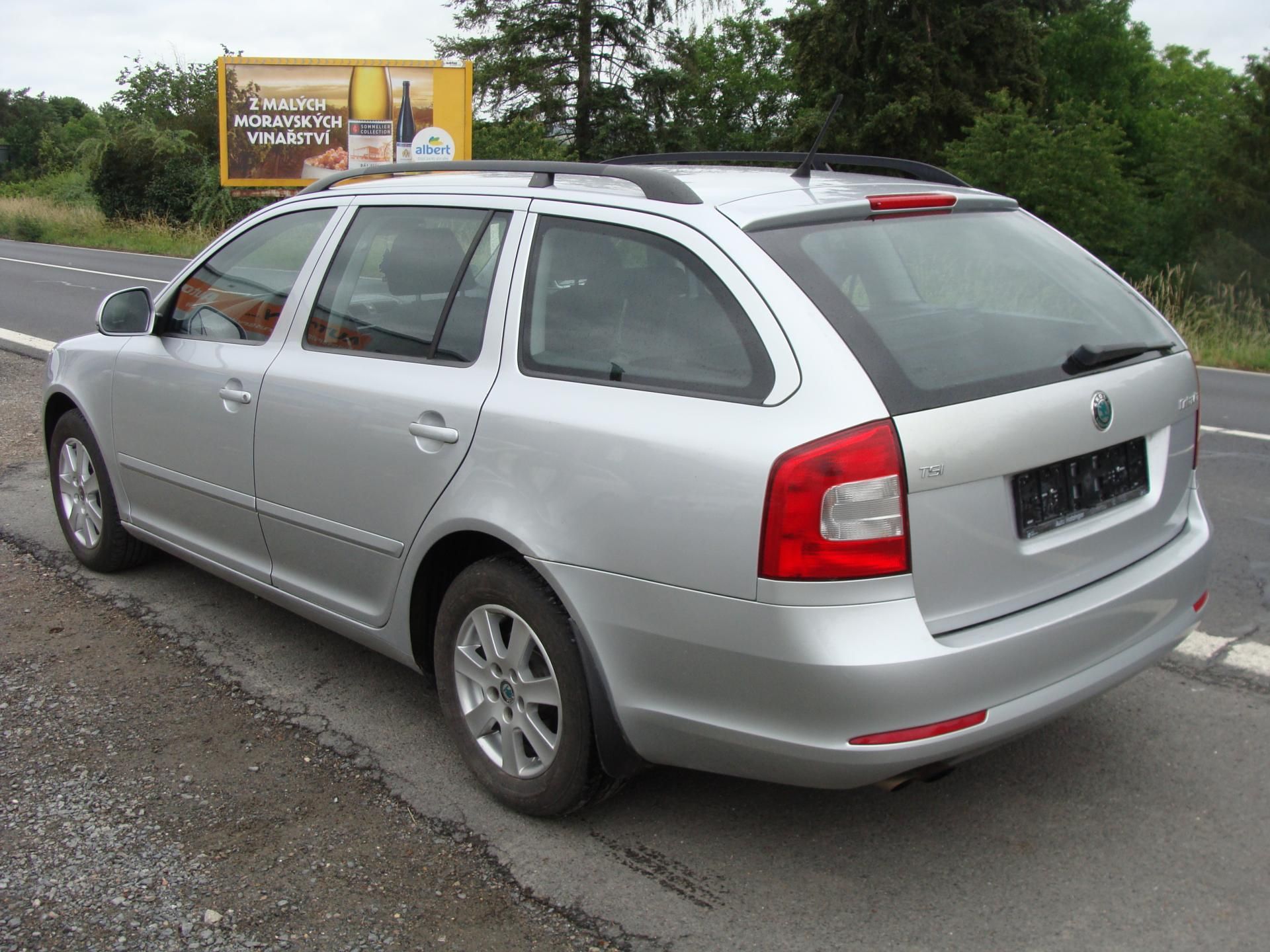 Škoda Octavia, 1.4 FSi, 90 kW, klimatizace - fotka 3