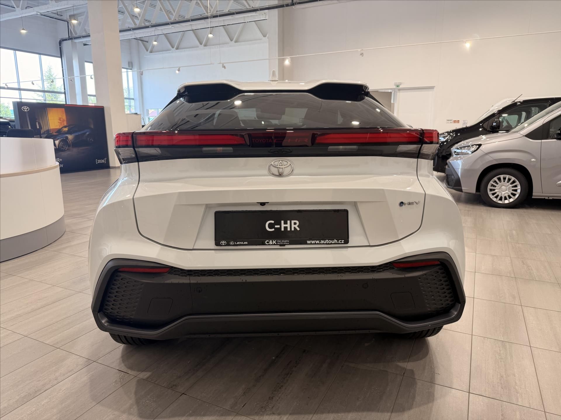 Toyota C-HR, 1,8 Style  Hybrid (140k) - fotka 3