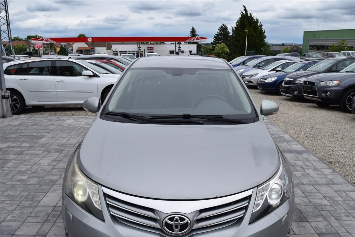 Toyota Avensis, 2,2 D-CAT 130KW NOVÉ V CZ - fotka 3