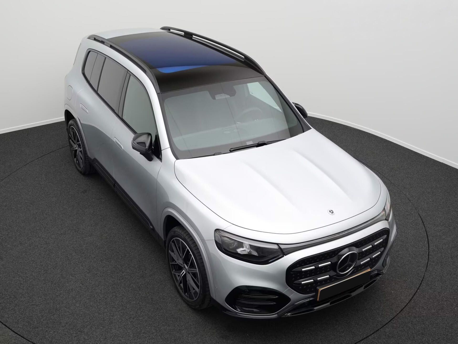 Mercedes-Benz GLB, 250+ AMG Advanced+ Pano MULTIB - fotka 4