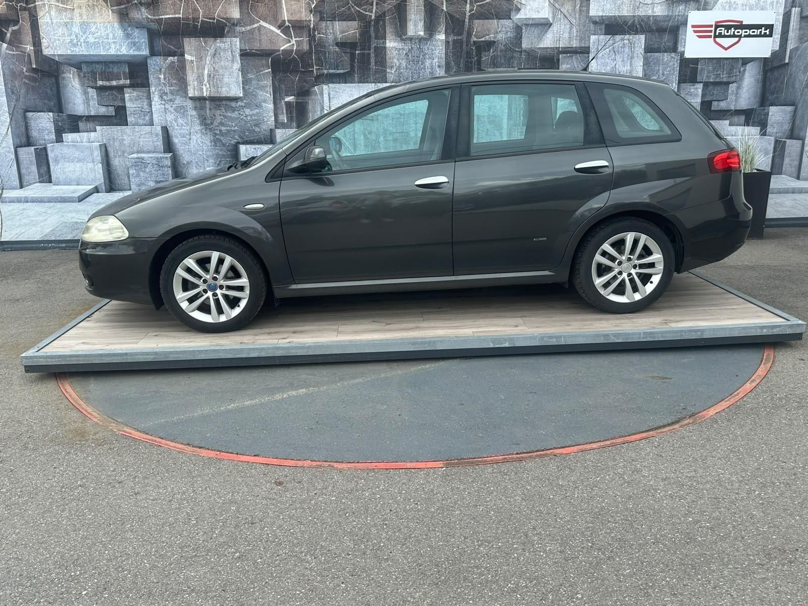 Fiat Croma, 1.9JTD, 88KW - fotka 4