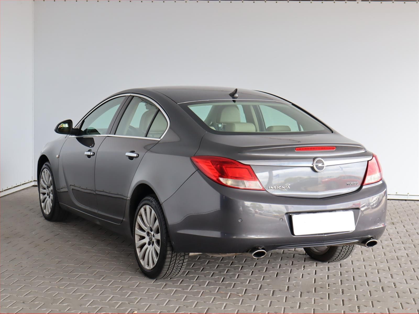 Opel Insignia, 2.0 Turbo, Automat - fotka 4