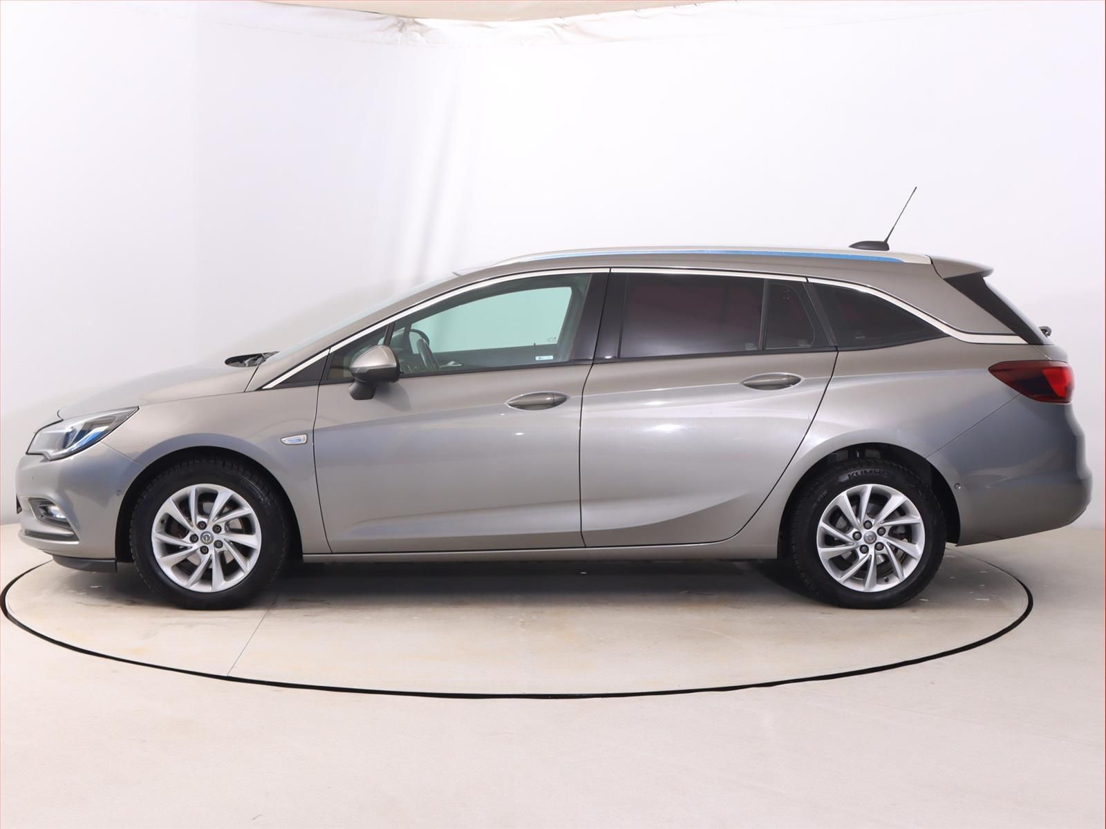 Opel Astra, 1.4 T, Innovation, Serv.kniha - fotka 3