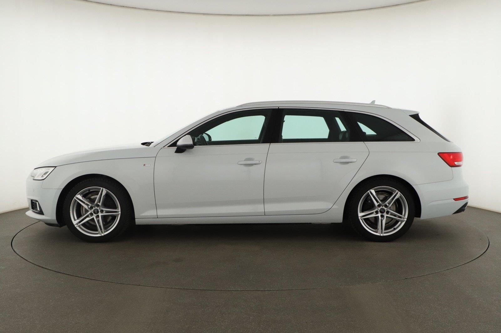 Audi A4, 2.0 TDI, S-Line, Automat, Kůže - fotka 3