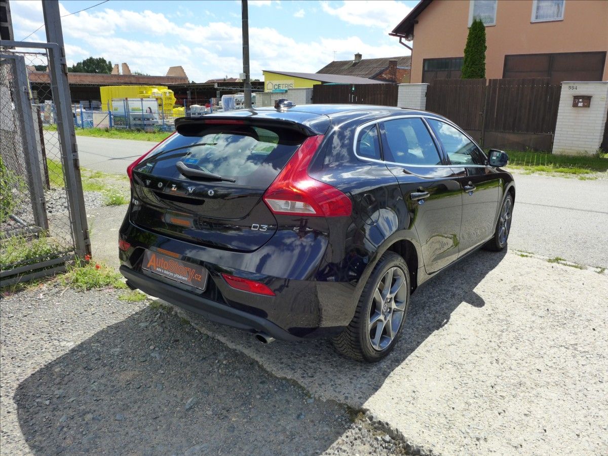 Volvo V40, 2,0 D3  110KW OCEAN RACE - fotka 6