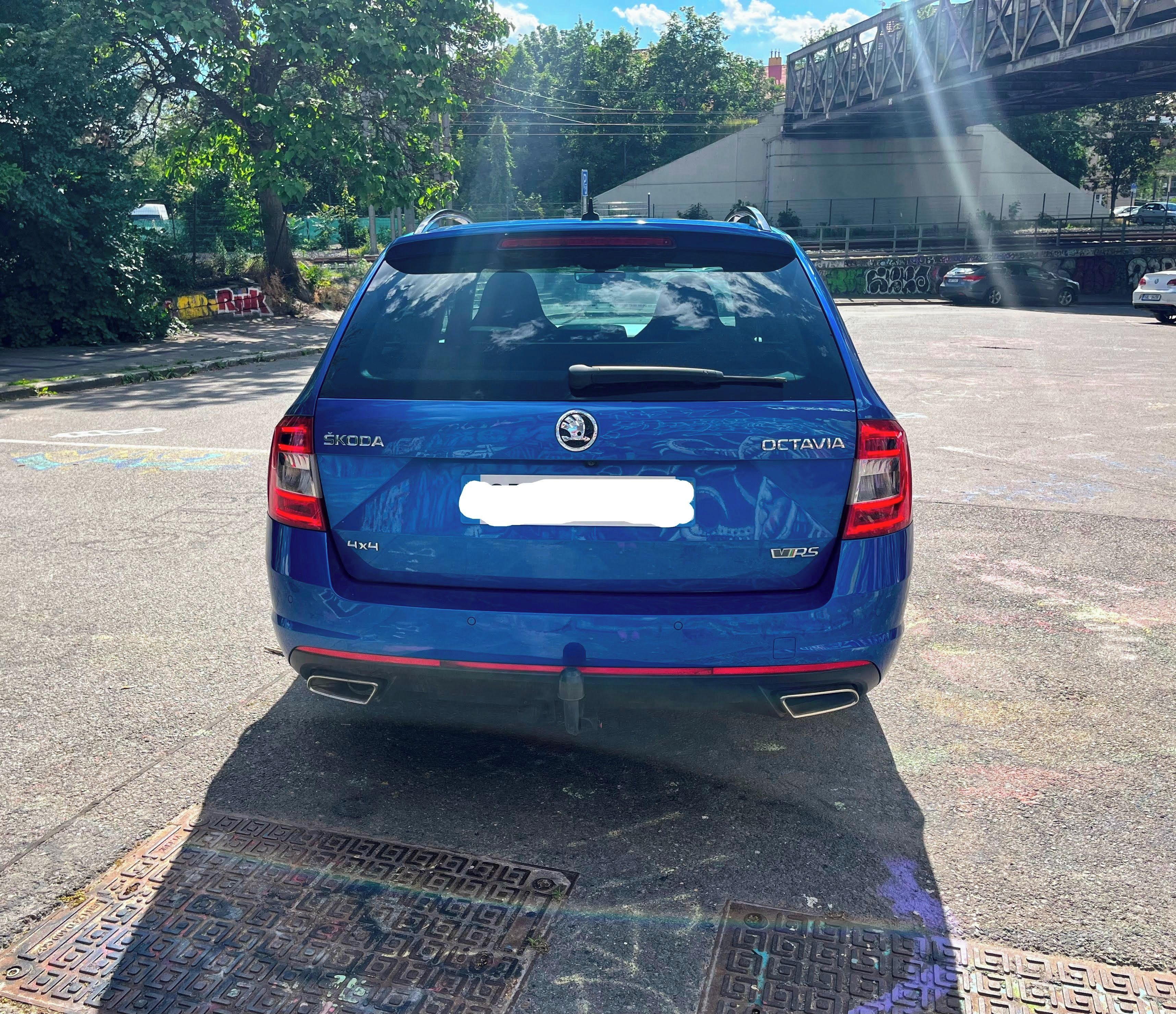 Škoda Octavia, RS 2.0TDi DSG 4x4 - PANORAMA - fotka 6