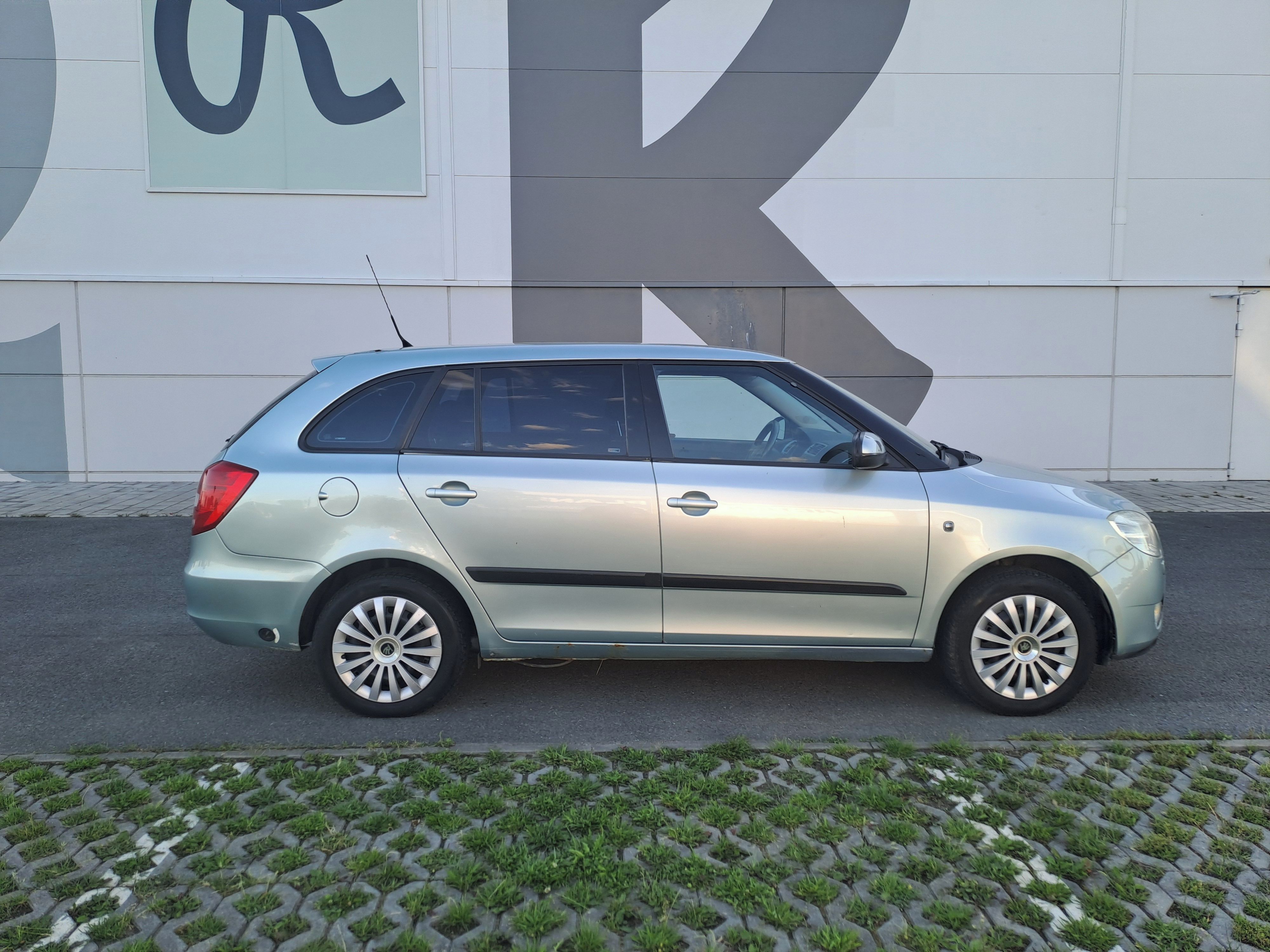Škoda Fabia, 1.4i 63KW LPG SPOLEHLIVÉ AUTO - fotka 5
