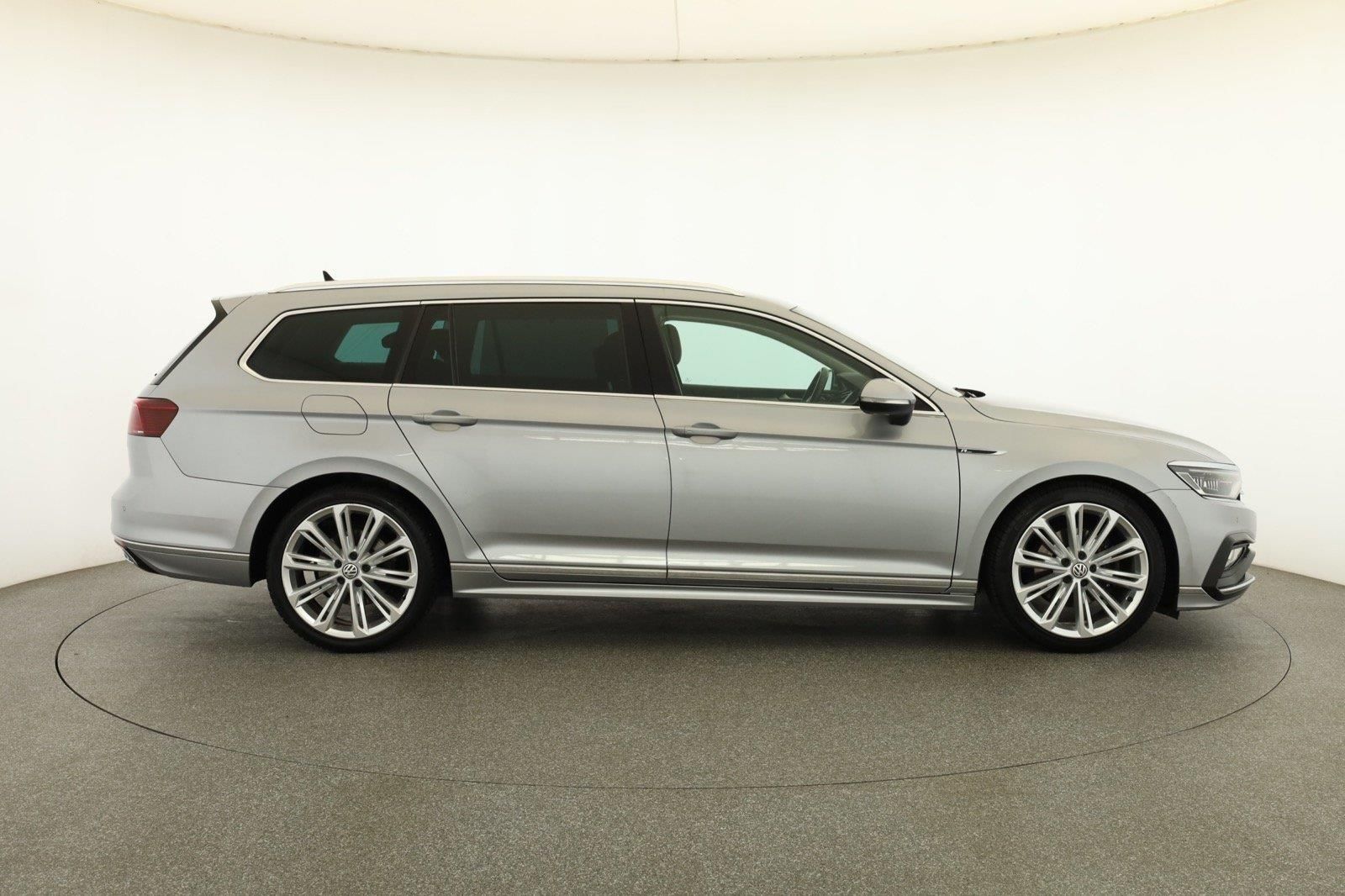 Volkswagen Passat, 2.0 TDI, Elegance, Automat - fotka 6