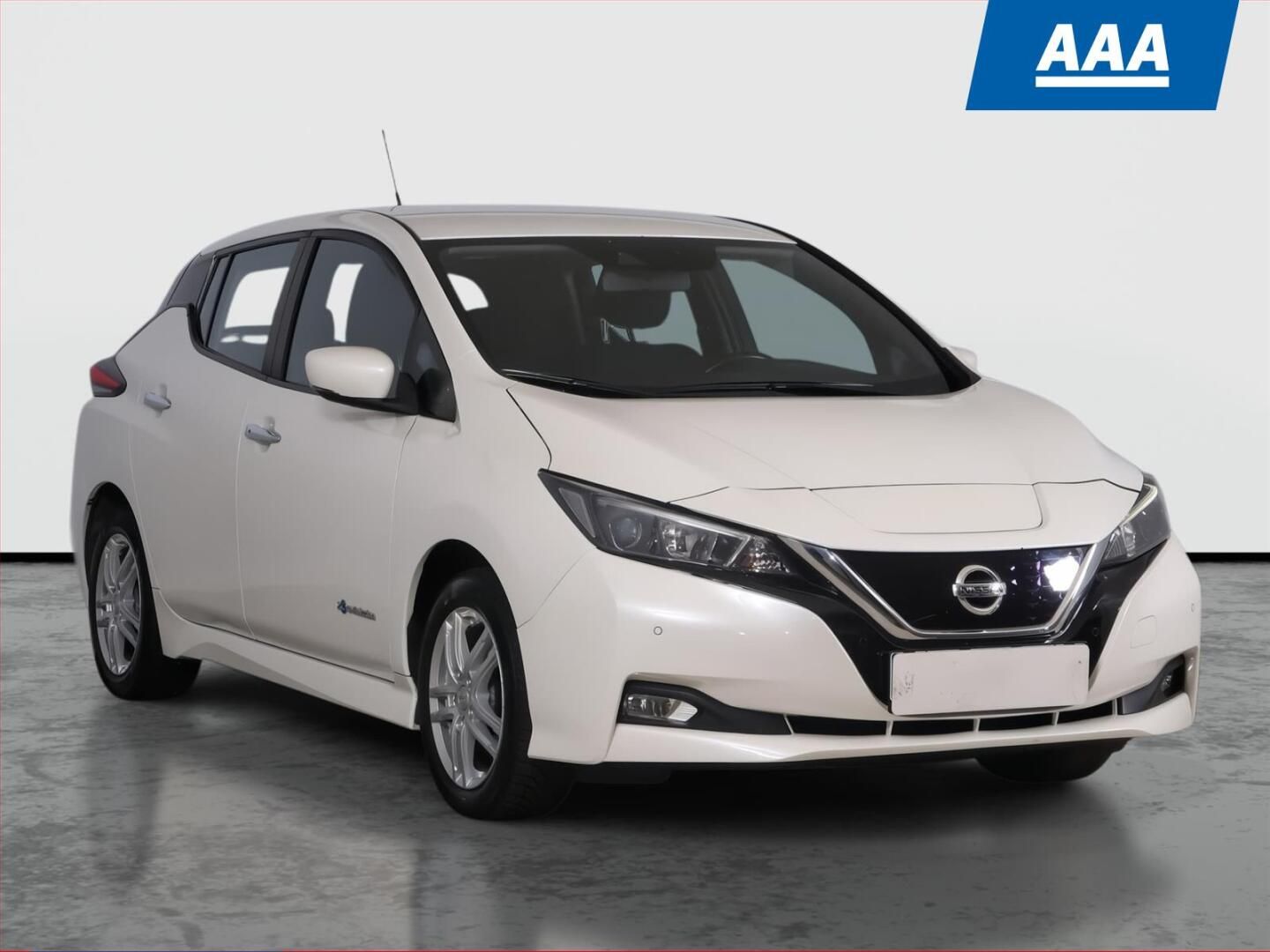 Nissan LEAF, 40 kWh, SoH 87%, Automat