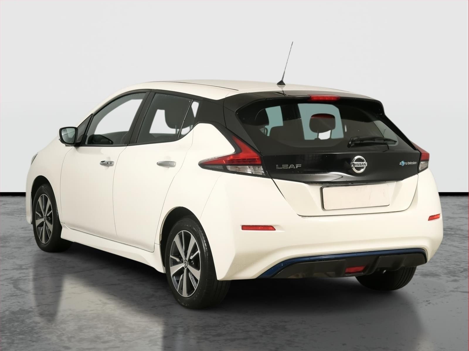 Nissan LEAF, 40 kWh, Automat, Kůže - fotka 4
