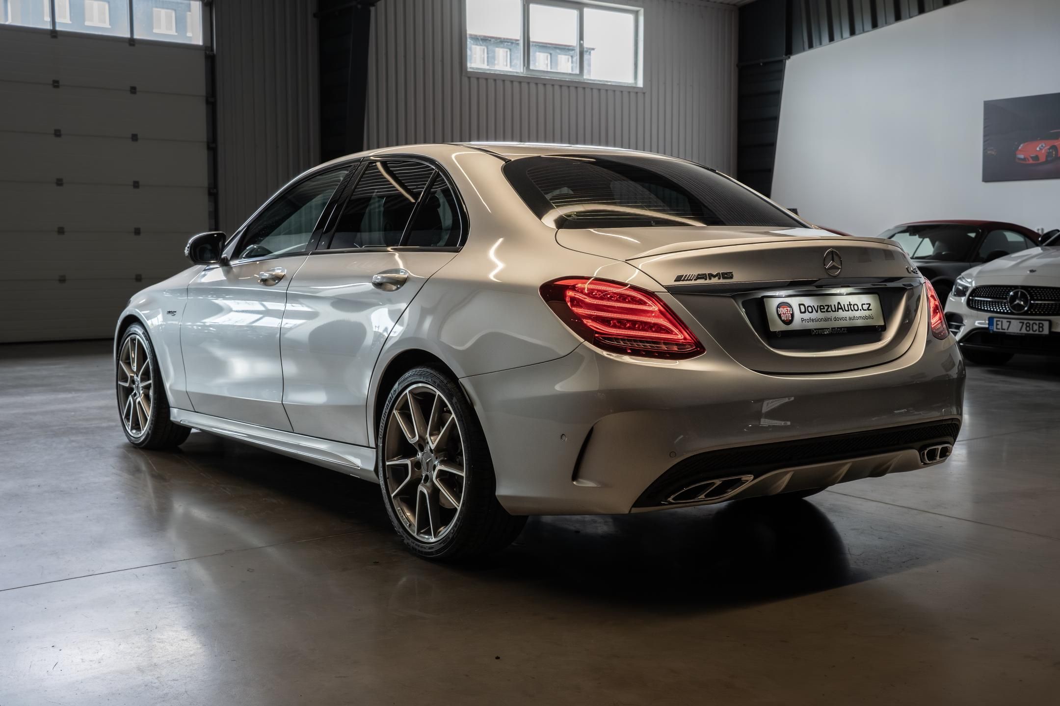 Mercedes-Benz Třídy C, C43 AMG BITURBO 4MATIC 270 kW - fotka 5