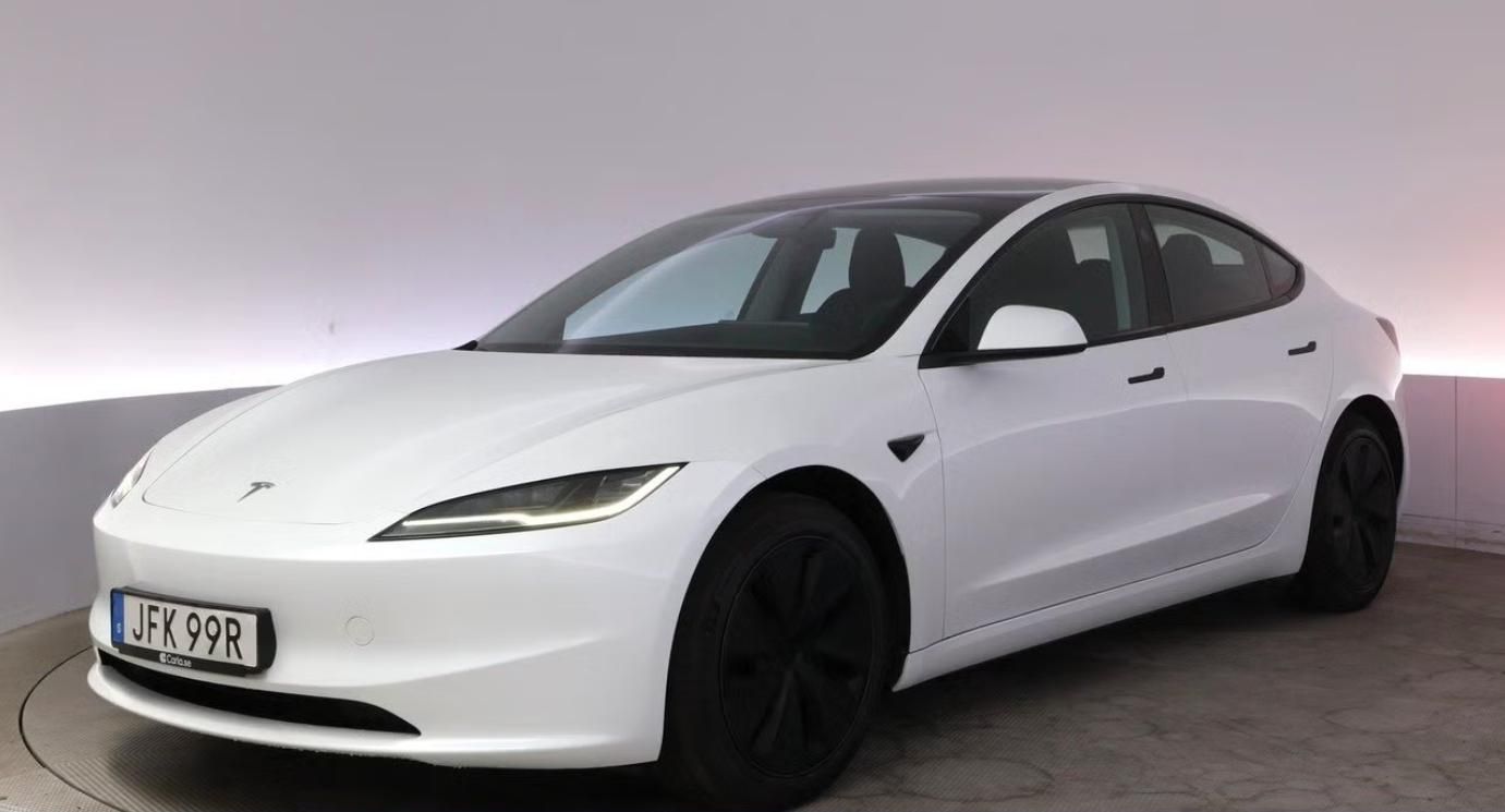 Tesla Model 3, LR AWD SoH 92% Autopilot Pano.