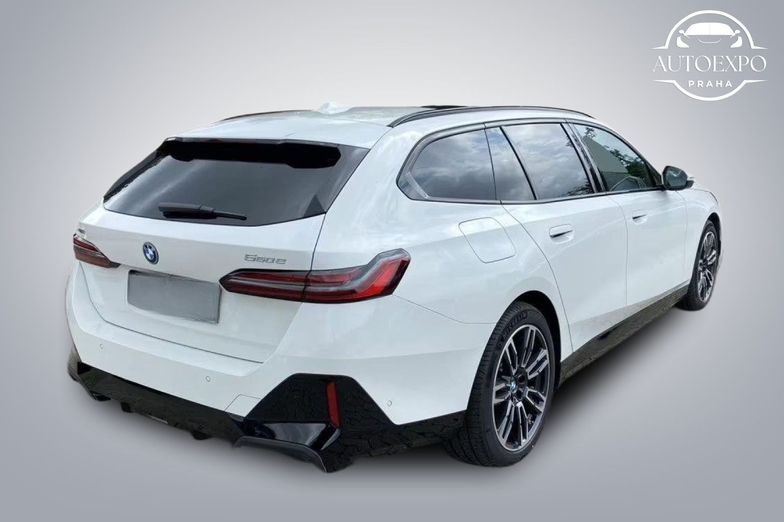 BMW Řada 5, 530e xDrive  M Sport - fotka 3