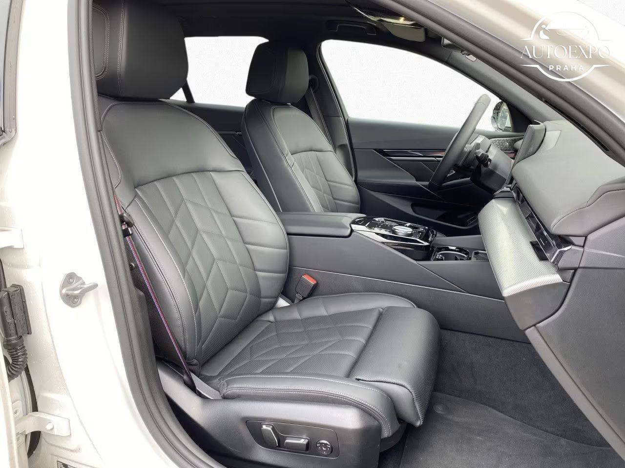 BMW Řada 5, 530e xDrive  M Sport - fotka 6