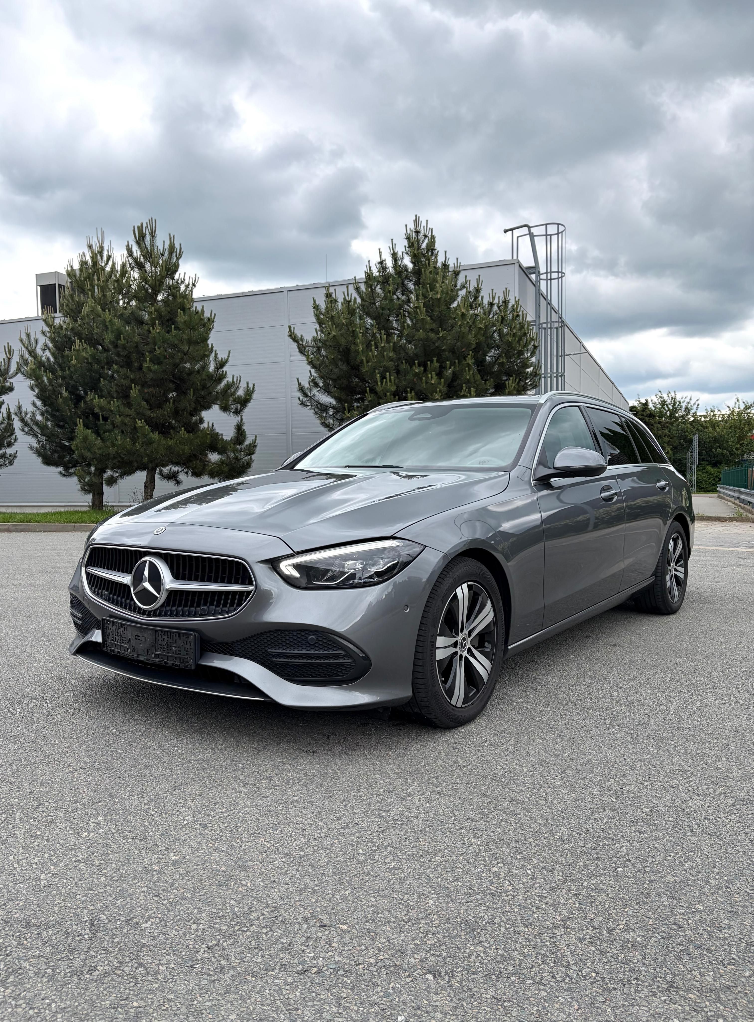 Mercedes-Benz Třídy C, C220d 147kw Distronic Ambient - fotka 2