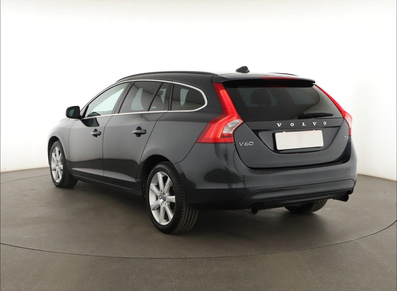 Volvo V60, T4 2.0, Serv.kniha, Kůže, Navi - fotka 4
