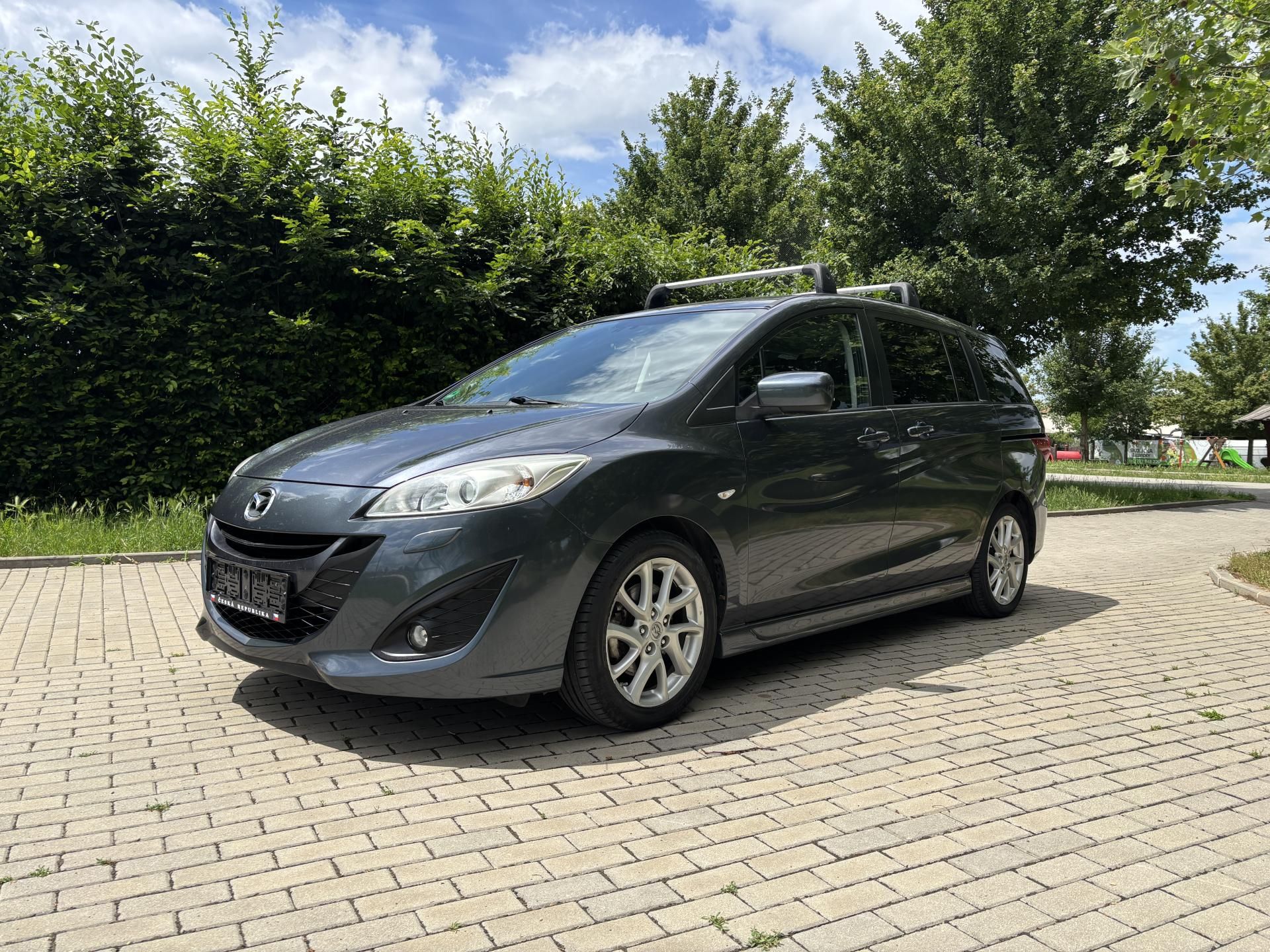Mazda 5, 2.0 Sports-Line 7 míst - fotka 2