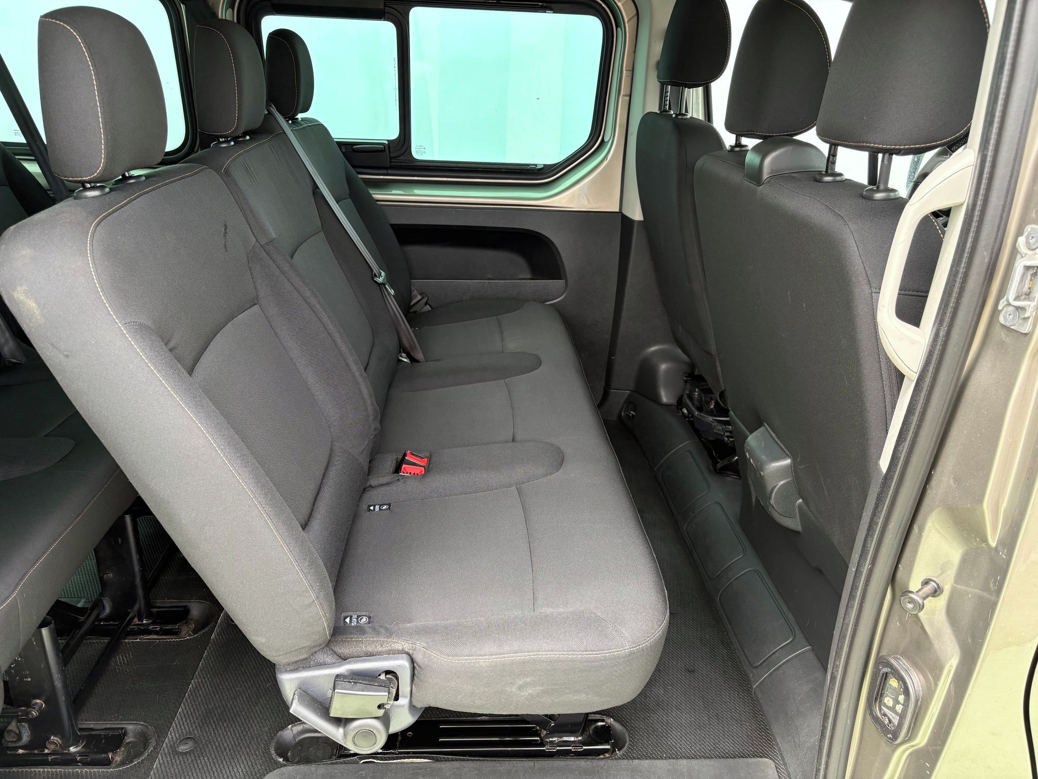 Renault Trafic, 1.6dCi, 107kW, 9 míst, Tažné - fotka 6